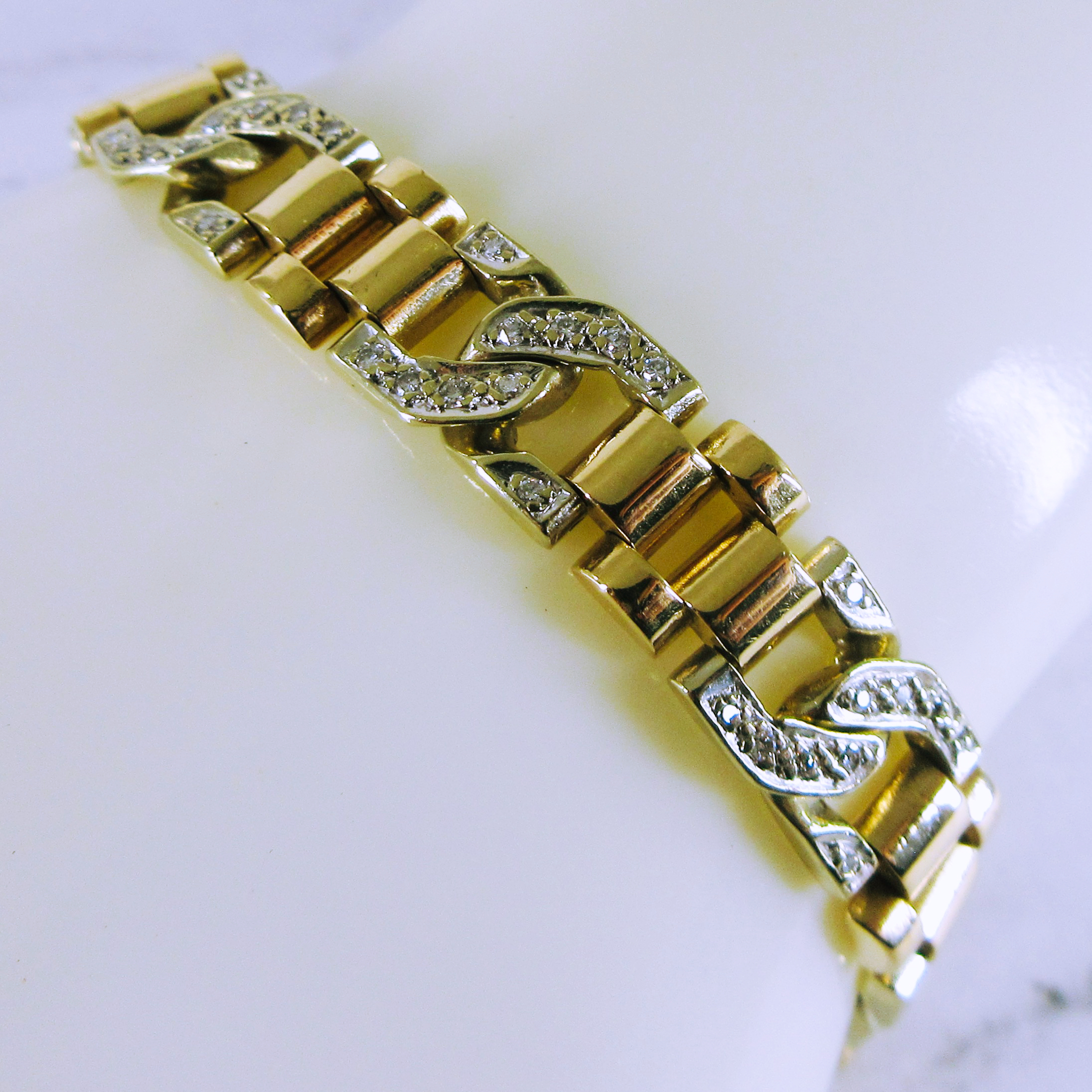 18K Yellow Gold Bracelet with Diamonds
