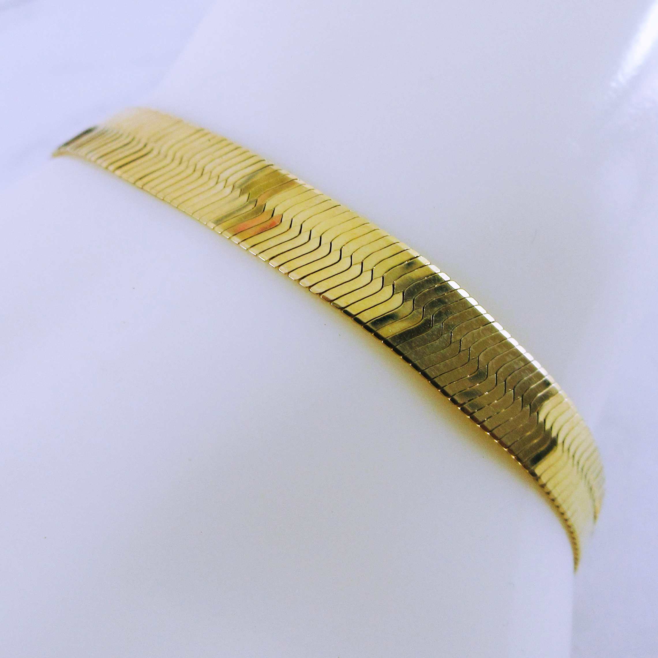 10K Yellow Gold Herringbone Link Bracelet with 14K Yellow Gold Clasp