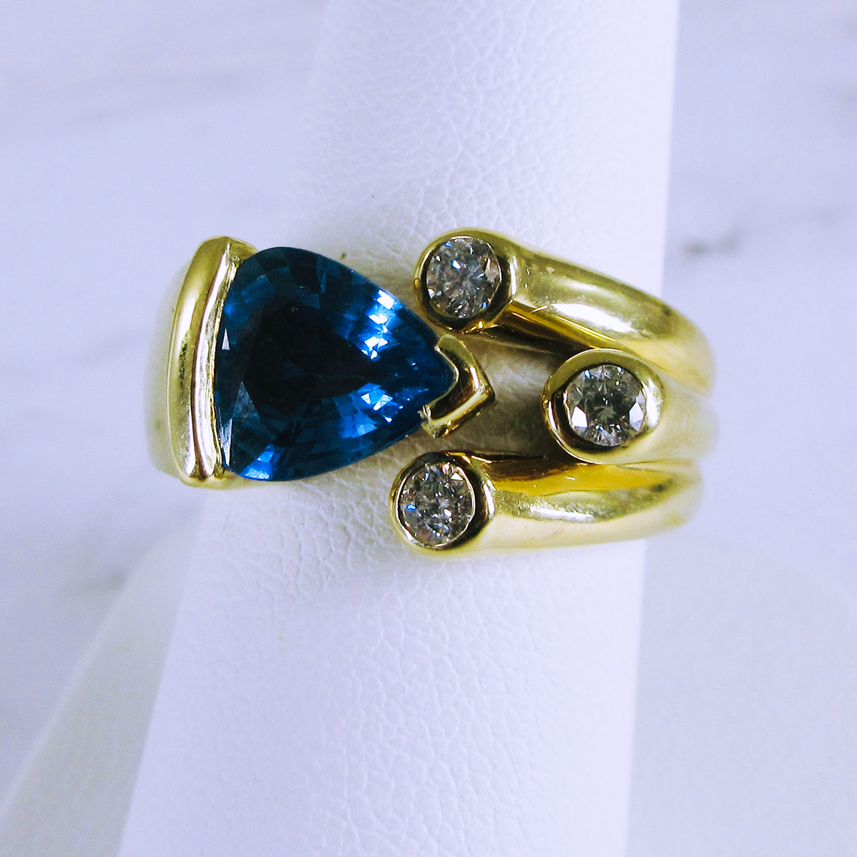 14K Yellow Gold Diamond and Sapphire Ring