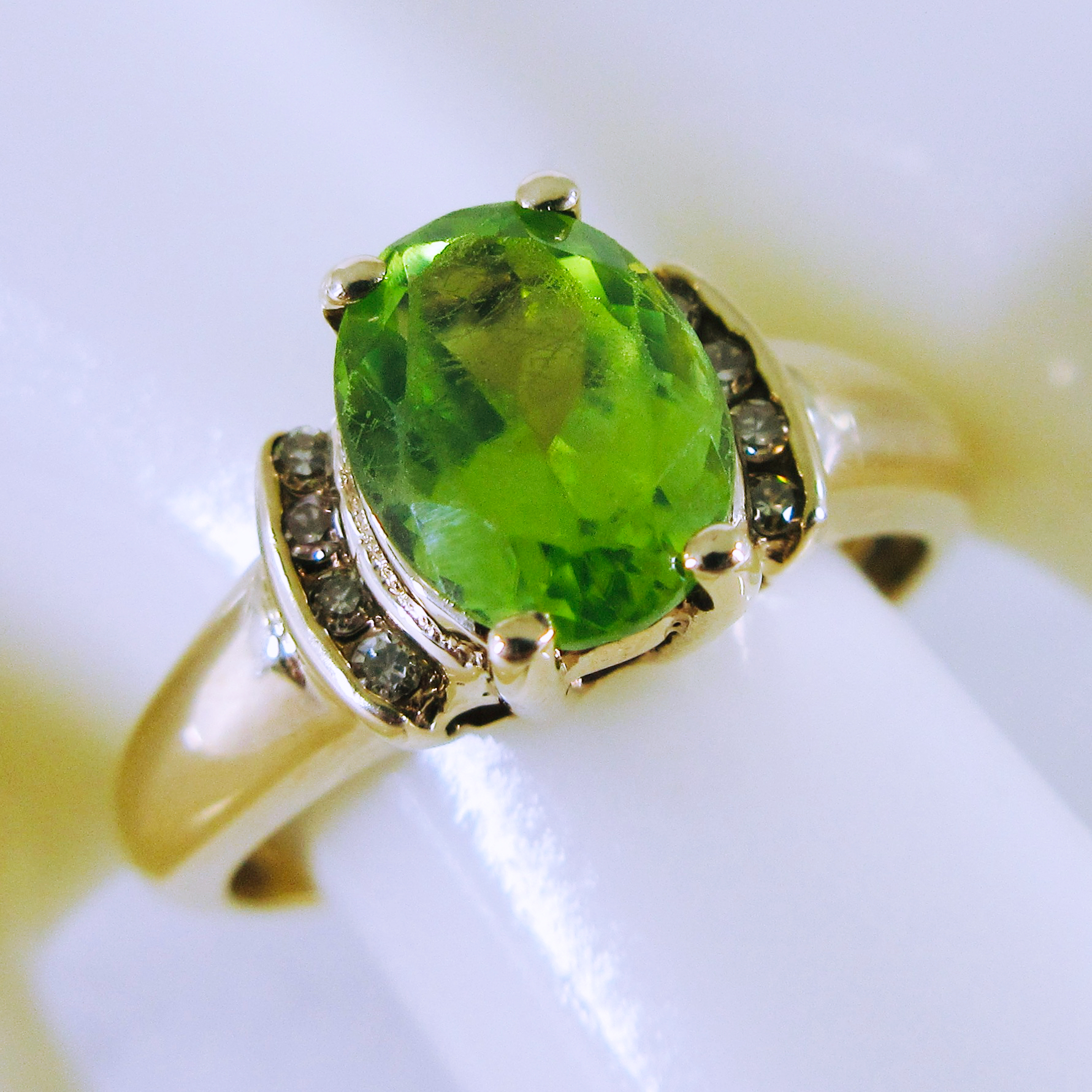 10-14K Yellow Gold Peridot and Diamond Ring