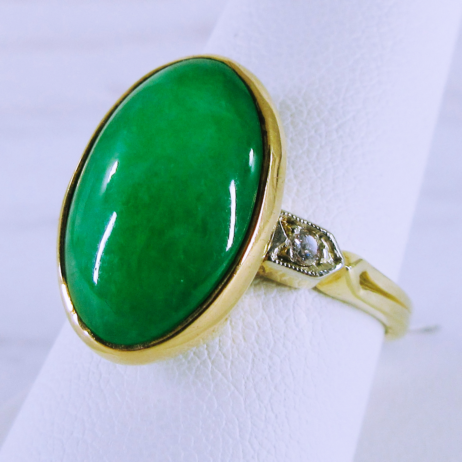 14K Yellow Gold Jadeite and Diamond Ring