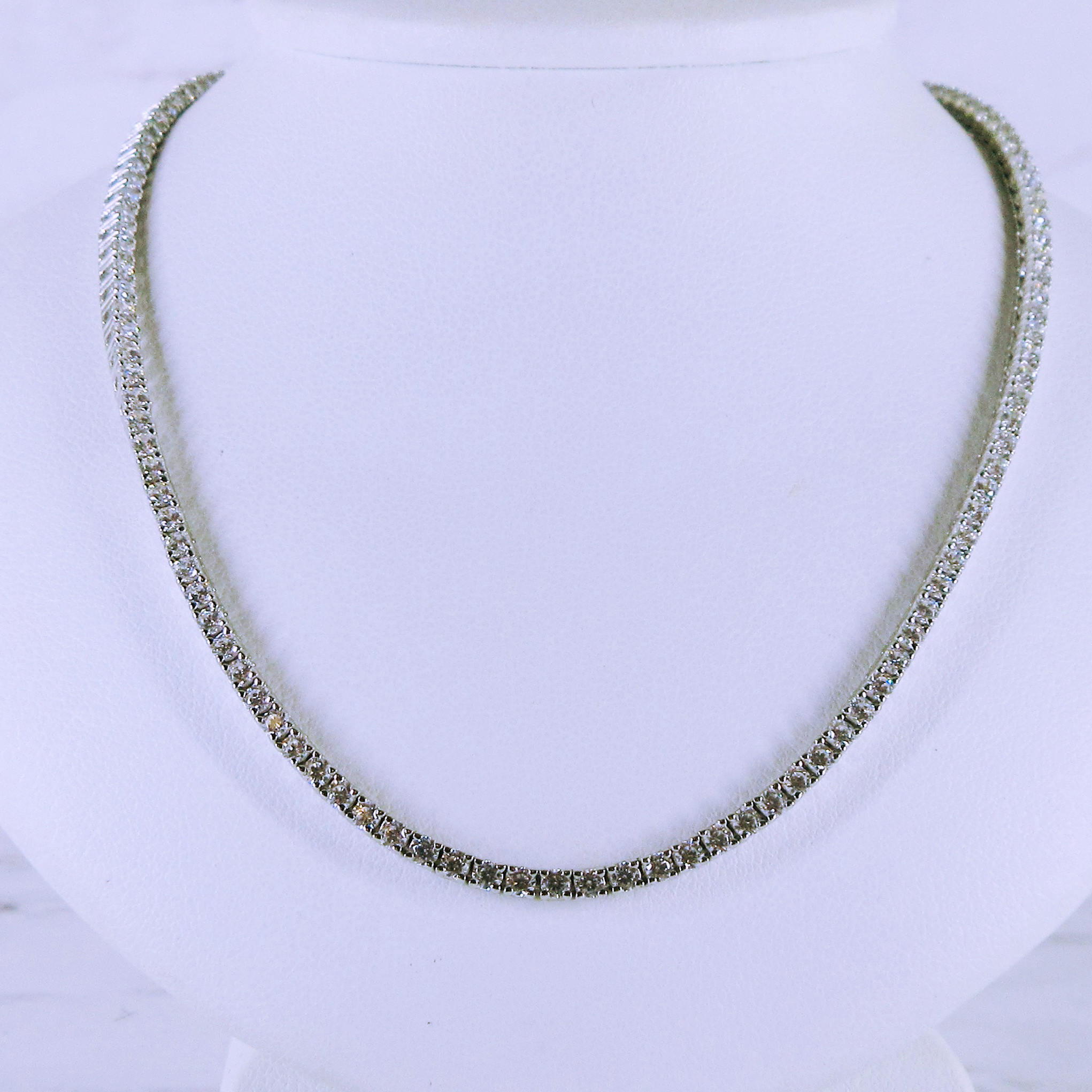 [NEW] Sterling Silver Cubic Zirconia Necklace