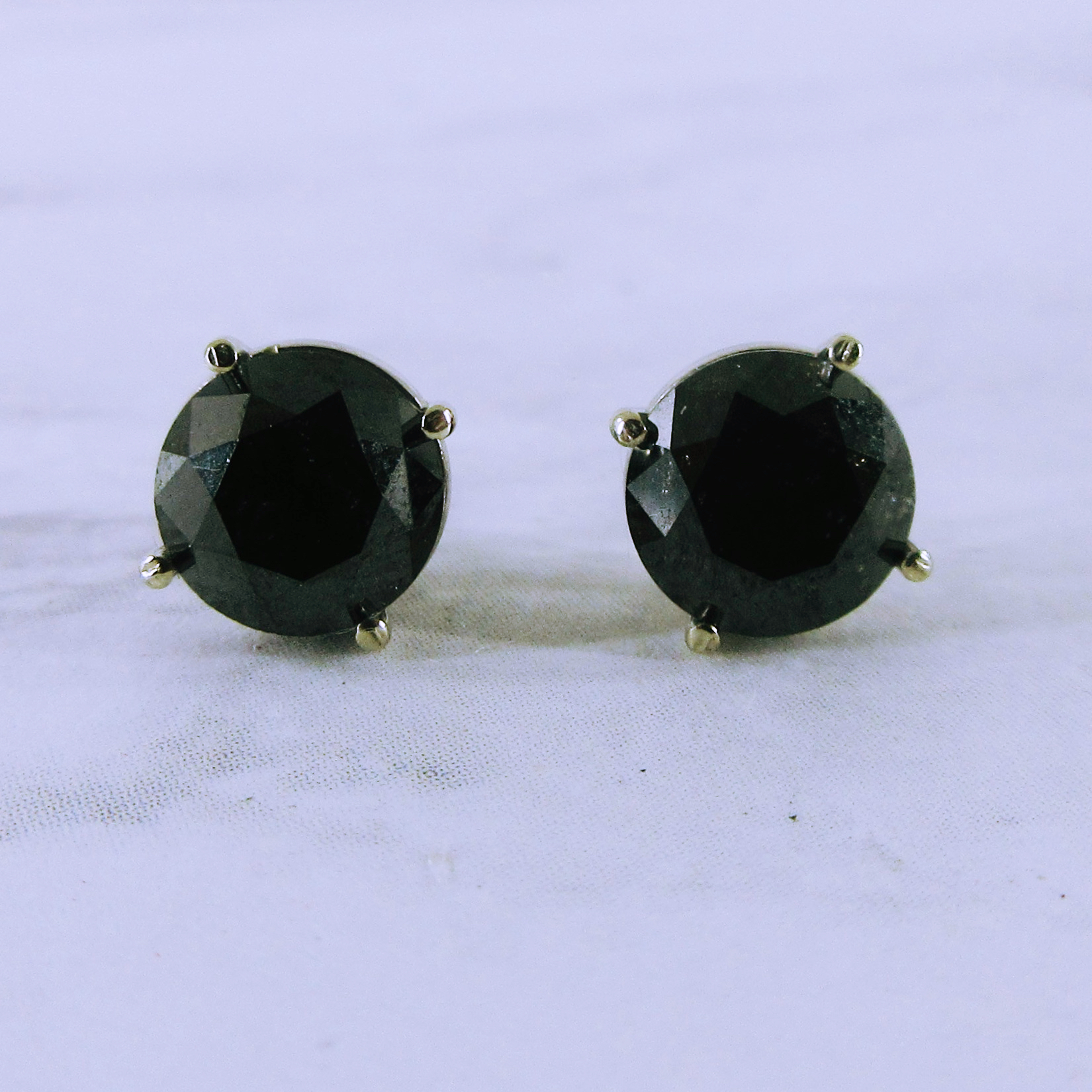 14K White Gold Moissanite Stud Earrings