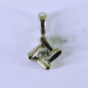 10K White Gold Diamond Pendant