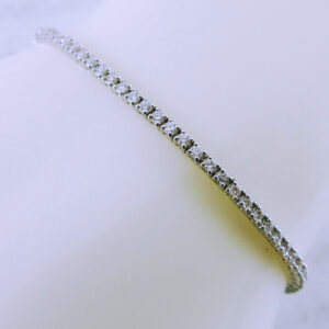[NEW] 18K White Gold Diamond Tennis Bracelet