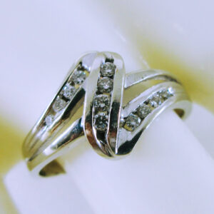 10K White Gold Diamond Ring