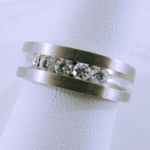 10K White Gold Diamond Wedding Band