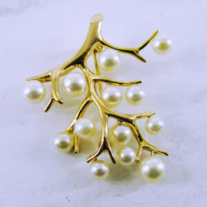 18K Yellow Gold Pearl Brooch