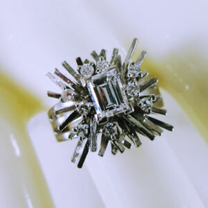 18K White Gold Diamond Ring