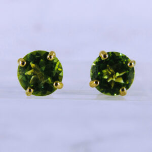 [NEW] 14K Yellow Gold 5mm Peridot Stud Earrings