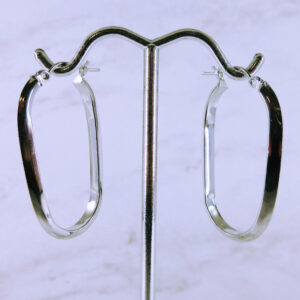 18K White Gold Oval Hoop Earrings