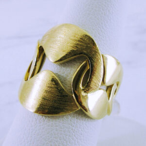 14K Yellow Gold Bow Cutout Ring