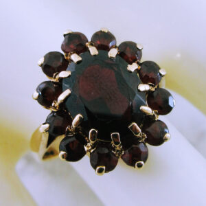 9K Yellow Gold Garnet Ring