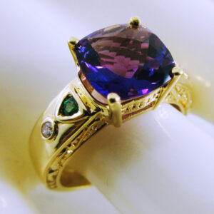 18K Yellow Gold Purple Stone and Diamond Ring