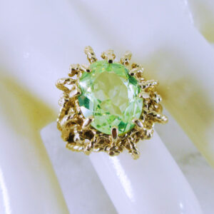 10K Yellow Gold Green Stone Ring