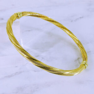 14K Yellow Gold Bangle
