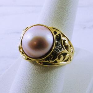 14K Yellow Gold Pink Mabe Pearl and Diamond Ring